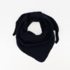 Kaia donkerblauw 3 Teatro Kaia gebreide driehoeksjaal van een zachte cashmere blend.
