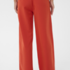 Rode wide leg damesbroek met elastische tailleband en beige zijstrepen, sportieve en comfortabele pasvorm.