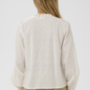 Crèmekleurige Saint Tropez blouse met broderie anglaise, lange mouwen en ruffle-detail aan de knoopsluiting.