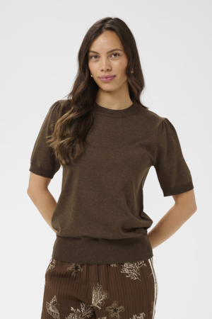 Saint Tropez Mila SS Pullover gebreide dames top met ronde hals en korte mouwen.