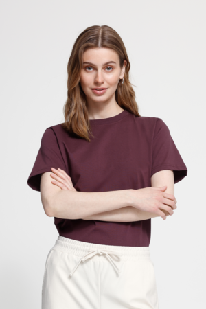 Palmer basic t-shirt in de kleur Vineyard Wine. Voorkant.
