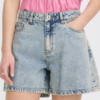 Lichtblauwe ICHI denim short met hoge taille en losse pasvorm in een zomerse look