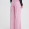 Roze ICHI wide leg jeans met hoge taille en strikdetail gedragen. Foto van de zijkant.