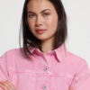 Roze ICHI IHMIJALLA JA denim jack met cropped pasvorm. Detailfoto.