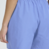 Lichtblauwe dames short van ICHI met elastische taille, trekkoord en losse pasvorm.