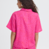 Kleurrijk ICHI shirt met korte mouwen en print gedragen als co-ord set met maxi rok