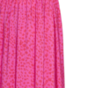 Kleurrijke ICHI maxi rok met elastische taille en flowy pasvorm gedragen als zomerse outfit