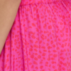 Kleurrijke ICHI maxi rok met elastische taille en flowy pasvorm gedragen als zomerse outfit