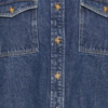 Oversized denim shirt van ICHI met korte mouwen gedragen als matching co-ord set met denim short
