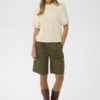 Saint Tropez gebreide top in ivoorwit met kabelstructuur, korte mouwen en cropped pasvorm voor een zomerse uitstraling.