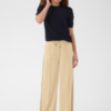 Saint Tropez SueSZ Pants met wijde pijpen, elastische tailleband met trekkoord en contrasterende zijbiezen.