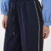 Saint Tropez SueSZ Pants met wijde pijpen, elastische tailleband met trekkoord en contrasterende zijbiezen.