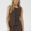 Donkerbruin Saint Tropez GennySZ Vest met ronde hals, aansluitende pasvorm en zichtbare middennaad.