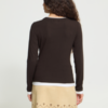 ICHI IHNELLAYA LS dames top in Chocolate Torte met lange mouwen en contrasterende lichte boorden.