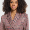ICHI IHKATE CHECKIT BL2 geruite fitted blazer in Big Check Red met dubbele knoopsluiting en brede reverskraag.