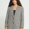 20126801_900012960_500 CHI IHLUBANA dames blazer in Grey Check met loose fit, reverskraag, knopen en opgestikte zakken.