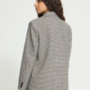 20126801_900012960_550 CHI IHLUBANA dames blazer in Grey Check met loose fit, reverskraag, knopen en opgestikte zakken.