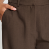 Bruine wide leg pantalon van ICHI met elastische tailleband, lange rechte pijpen en een nette, stijlvolle fit.