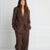 Bruine wide leg pantalon van ICHI met elastische tailleband, lange rechte pijpen en een nette, stijlvolle fit.