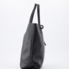 Zwarte Alice mini shopper van generfd rundleer met korte handvatten en leren touwsluiting.