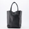 Zwarte Alice mini shopper van generfd rundleer met korte handvatten en leren touwsluiting.