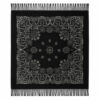 0-hs-vierkante-paisley-sjaal-met-franjes-77478-105x105-cm Vierkante paisley sjaal met bloemmotieven en lange franjes, formaat 105 x 105 cm.