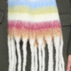 ICHI IALEONORA Scarf in Blue Bonnet met kleurrijk streepdessin, pluizige structuur en lange franjes.