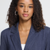 ICHI IHKate Pinelle donkerblauwe loose-fit blazer met jacquardstreep en double-breasted sluiting.