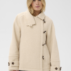 Saint Tropez SophieSZ korte duffelcoat in crème met loose fit, toggle-sluiting, raglanmouwen en brede kraag