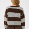 30515375_305237_550 Saint Tropez TayzieSZ oversized trui met brede donkerbruine en grijze strepen, ronde hals en lange mouwen