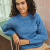 Saint Tropez TabbathaSZ blauwe trui in Lichen Blue Melange met ronde hals, lange mouwen en opengewerkt ruitpatroon