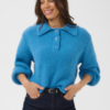 30515441_1740321_500 Saint Tropez TabbathaSZ loose-fit pullover in Lichen Blue Melange met polokraag, knopen en lange mouwen
