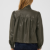 30515451_190515_550 Saint Tropez TomaSZ Jacket in Army Green met faux-leather look, A-lijn, opstaande kraag en lange pofmouwen