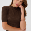 30515471_190912_350 Saint Tropez TadeaSZ aansluitende top in choclate brown met ronde hals, structuur en halflange mouwen.