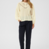 30515479_110510_400 Saint Tropez TuttiSZ lichtgele katoenen blouse met kanten inzet en lange volumineuze mouwen.