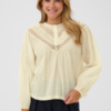 30515479_110510_500 Saint Tropez TuttiSZ lichtgele katoenen blouse met kanten inzet en lange volumineuze mouwen.