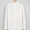 FQMALAY-SHIRT_Star-Off-white_Poush_upload Freequent FQMALAY-SHIRT in Star Off-white met rucheskraag, knoopsluiting, borstzak en lange mouwen.