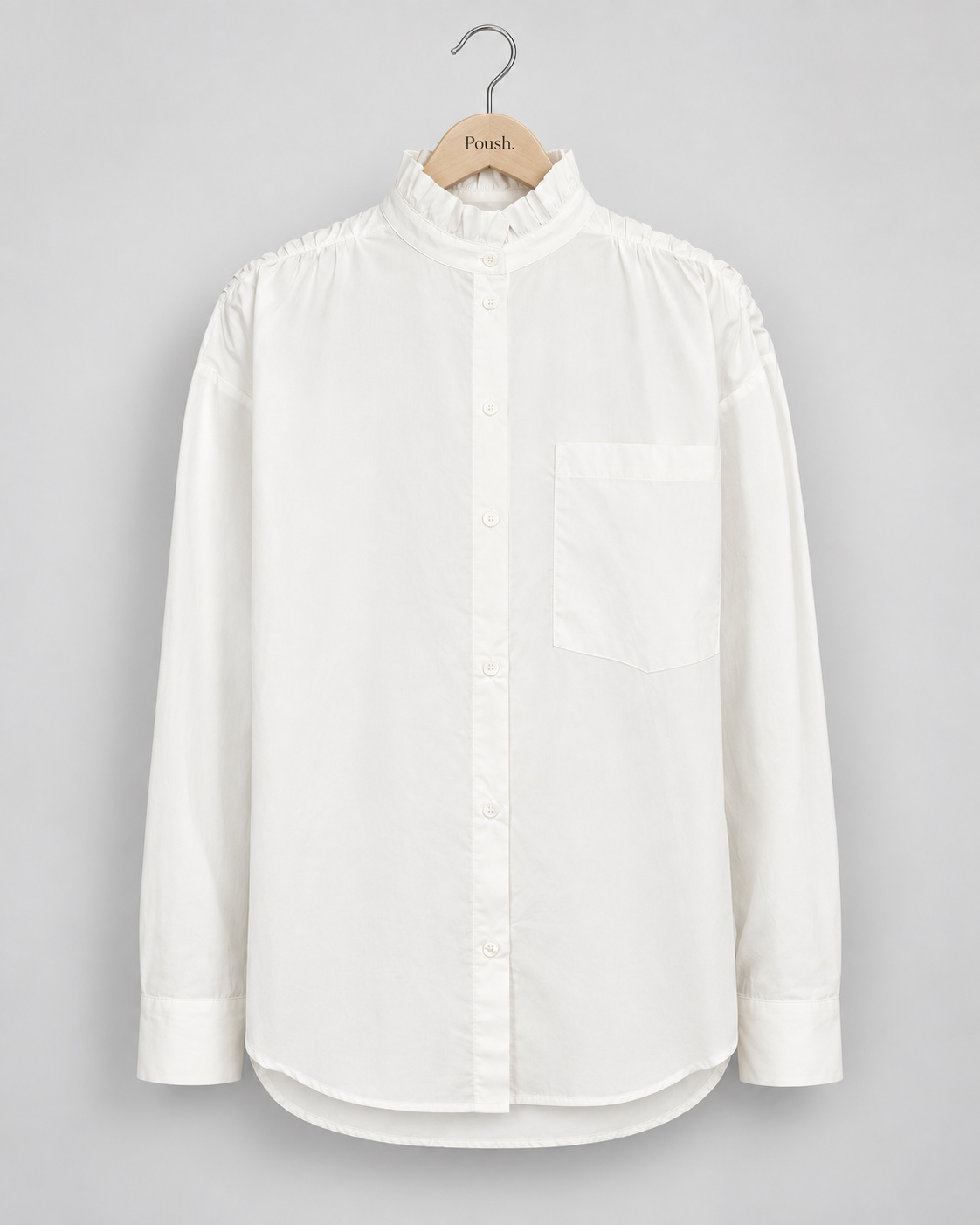 Freequent FQMALAY-SHIRT in Star Off-white met rucheskraag, knoopsluiting, borstzak en lange mouwen.