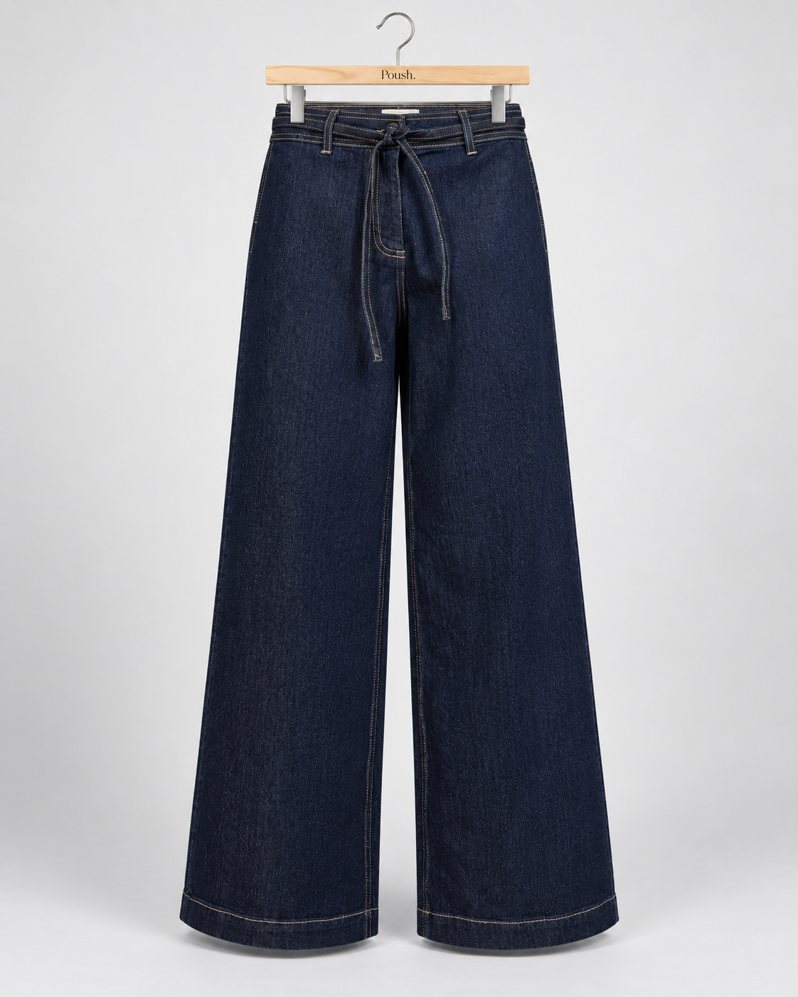 Freequent FQSINDY-JEANS in Dark Blue Denim met wijde rechte pijpen, mid-rise taille en bijpassend strikceintuur.