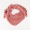 Kaia streep rood 3 Teatro Kaia gebreide driehoeksjaal van een zachte cashmere blend.