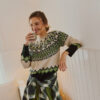 Look_AUTUMN 26_2026 AW_FREEQUENT_211779_9086_2 211795_8975_22 (2) Freequent FQMERLA-PULLOVER in Moonbeam w. Deep Forest met groen Scandinavisch jacquardpatroon.