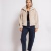 ZJ480-N3194-248-1-29 ZHRILL ZHAPRIL beige teddyjas voor dames met opstaande kraag en ritssluiting