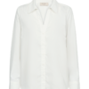 packshot_2_206949_1020_Front_1_FQFLYNN-SHIRT Off-white (1) Freequent FQFLYNN-SHIRT in Off-white met losse pasvorm, klassieke kraag, knoopsluiting en brede manchetten.