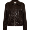Freequent FQJANNY-JACKET in Mole, een glanzend taupebruin leerlook bomberjacket met ritssluiting en ribboorden.