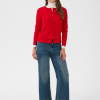 30500005_191664_400 Saint Tropez MilaSZ R-Neck Cardigan in True Red Fijngebreid vest met een klassieke pasvorm, ronde hals en lange mouwen. Bestseller basis vest.