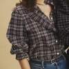 30515583_190912_630 Saint Tropez UllySZ Shirt in Chocolate Brown met ruitpatroon, opstaande rucheskraag en geplooide details langs de knoopsluiting.