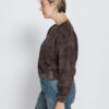 ZHRILL ZHTERA donkerbruin cropped sweatshirt met camouflageprint, ronde hals en elastische boorden.